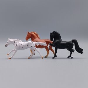 Breyer Mini Whinnies Surprise Barn Lot 2